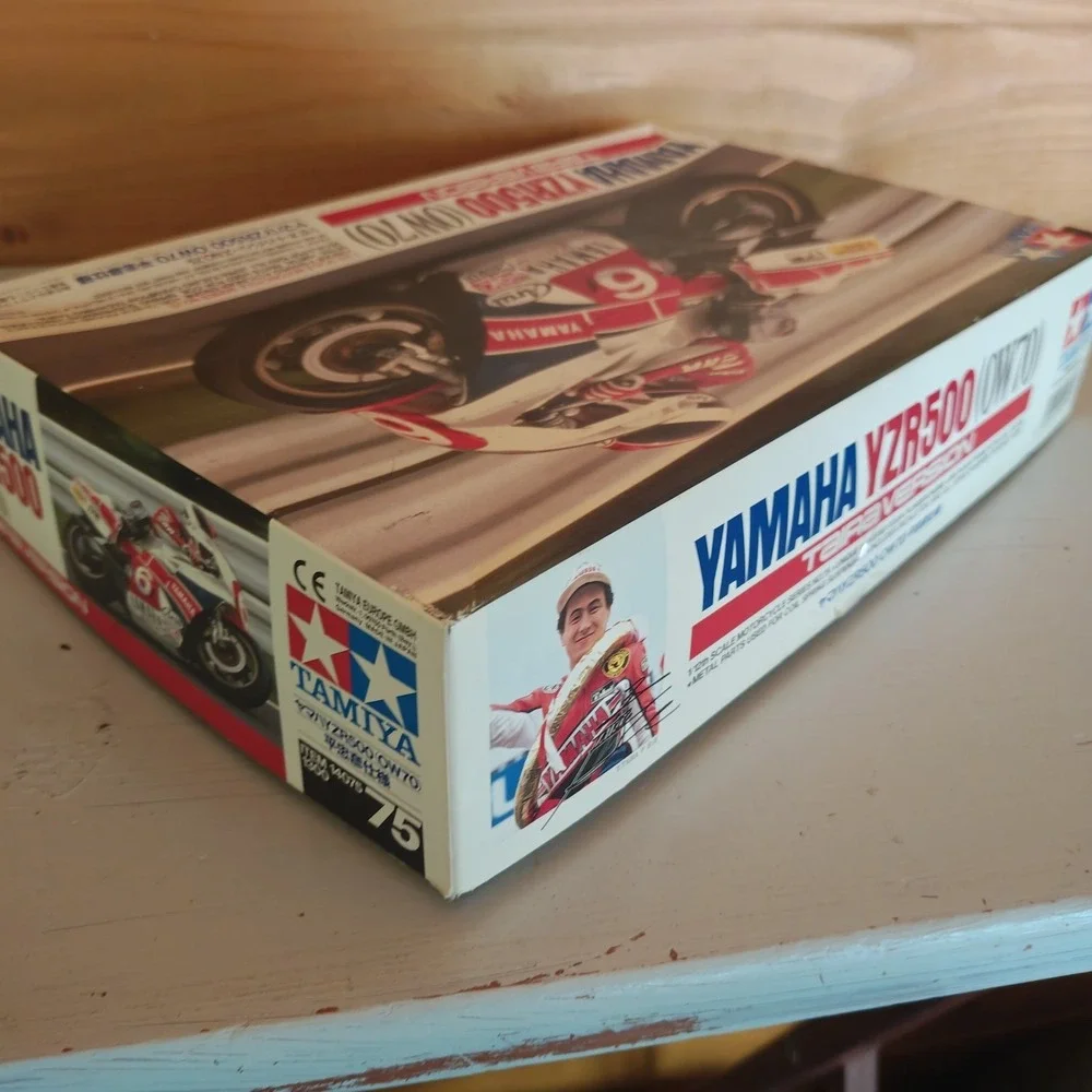 Tamiya #14075 Yamaha YZR500 (0W70) Taira Version‎ Nearly Complete